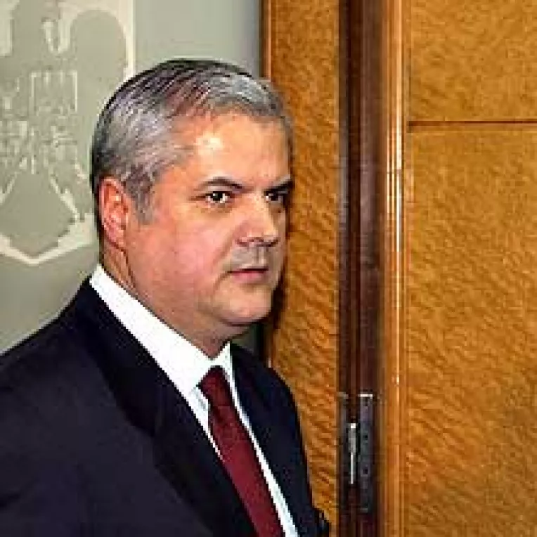 Nastase accepta locul doi in PSD