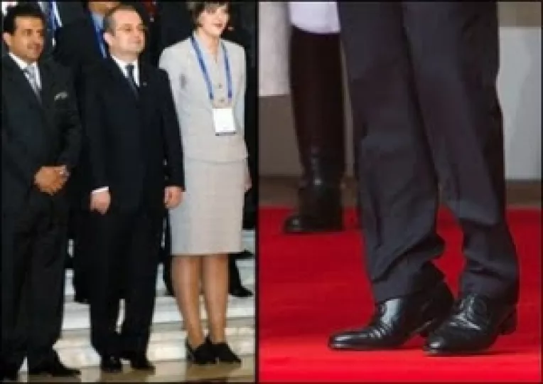 Nastase: E jenanta comparatia lui Emil Boc cu Stefan cel Mare; mai degraba denumirea Muc cel Mic