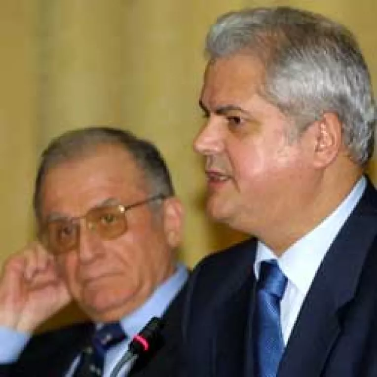 Nastase il pune la colt pe Alin Teodorescu