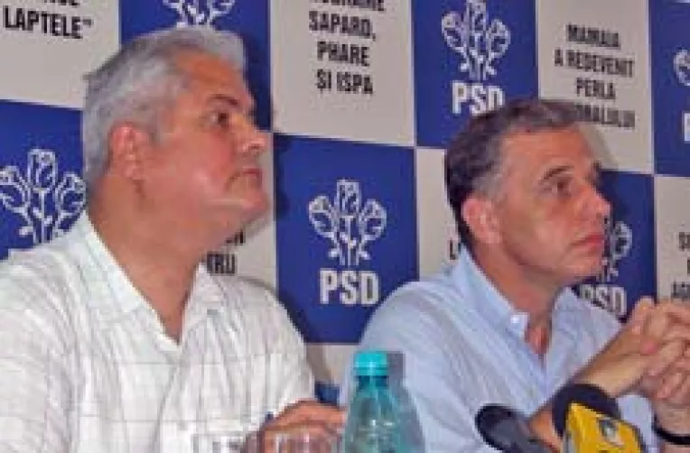 Nastase si Geoana se joaca de-a presedintele si prim-ministrul