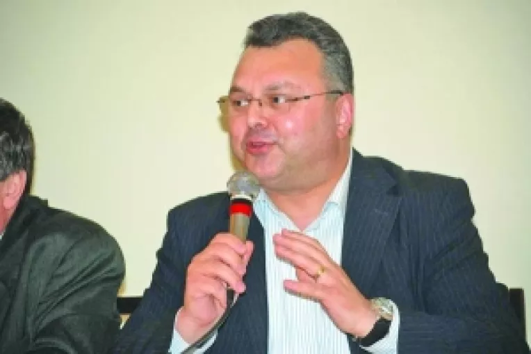 "Nu ne mai atacam intre noi, ca vom avea aceleasi scoruri mici"