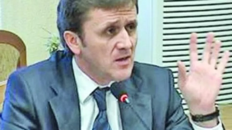 Nu-si pot impune presedintele. Comunistii moldoveni nu au majoritatea alegerilor