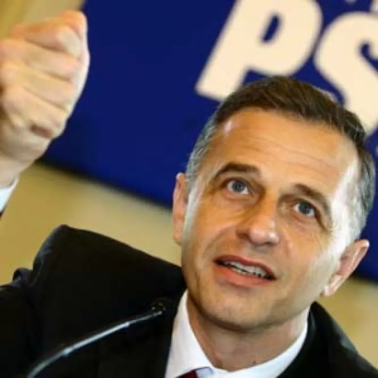 Opozitia trece la actiunea "motiuni pe banda rulanta"