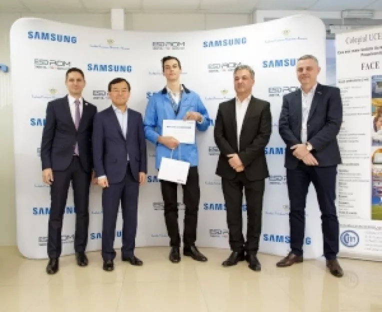 Opt tineri care provin din medii defavorizate au beneficiat de primul proiect de burse desfasurat de Samsung Romania si Fundatia Principesa a Margaretei