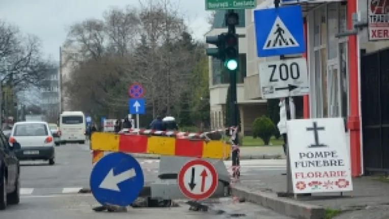 Orasul Calarasi s-a transformat intr-un labirint haotic, indiferent de loc, drum, strada sau traseu