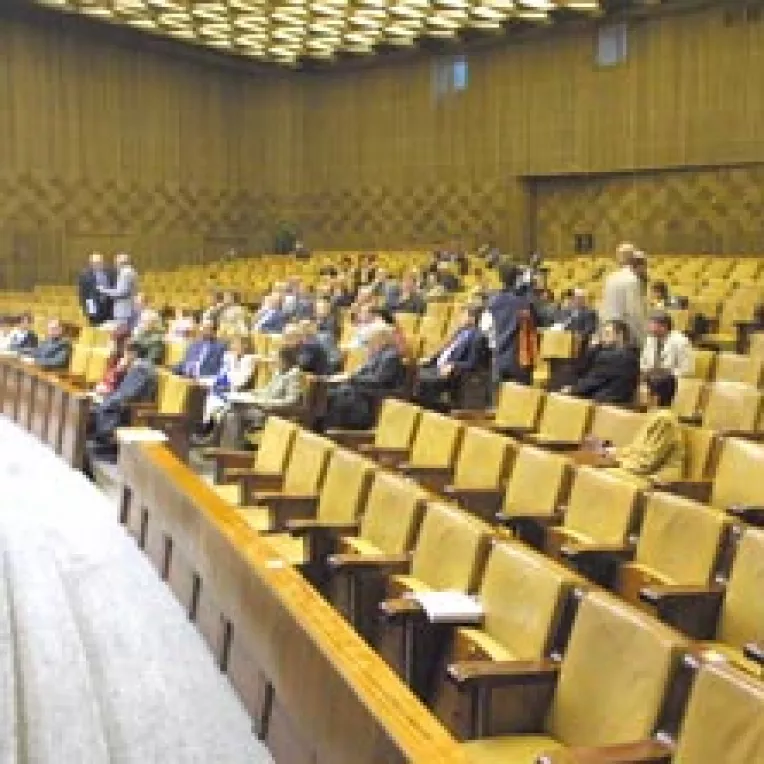 Parlamentarii boicoteaza activitatea Guvernului