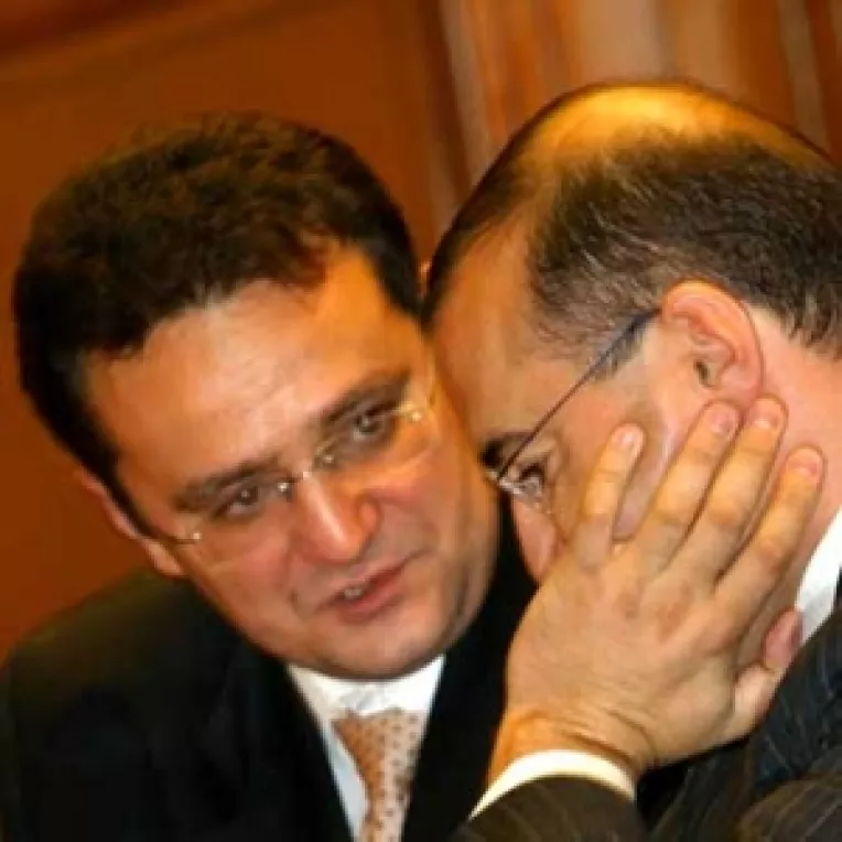 Parlamentarii constata ca SRI si SIE actioneaza "in parametri legali"