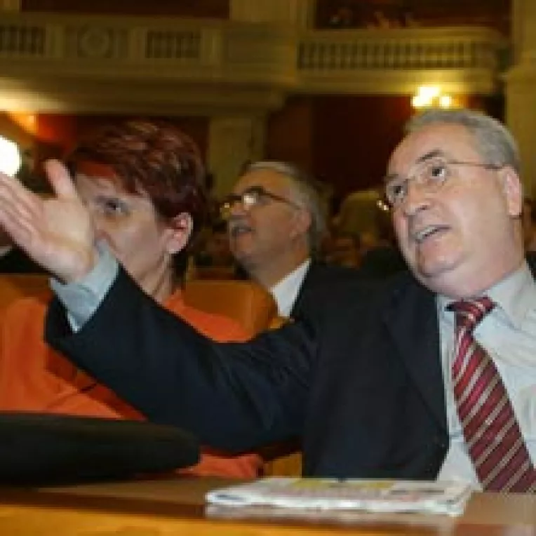 Parlamentarii Puterii au ajuns sa se certe intre ei