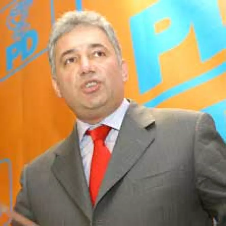 PD, "fruncea" Aliantei