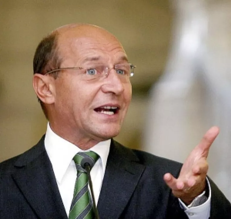 Pe primul loc in sondajul INSOMAR privind intentia de vot, Traian Basescu este perceput drept seful Guvernului