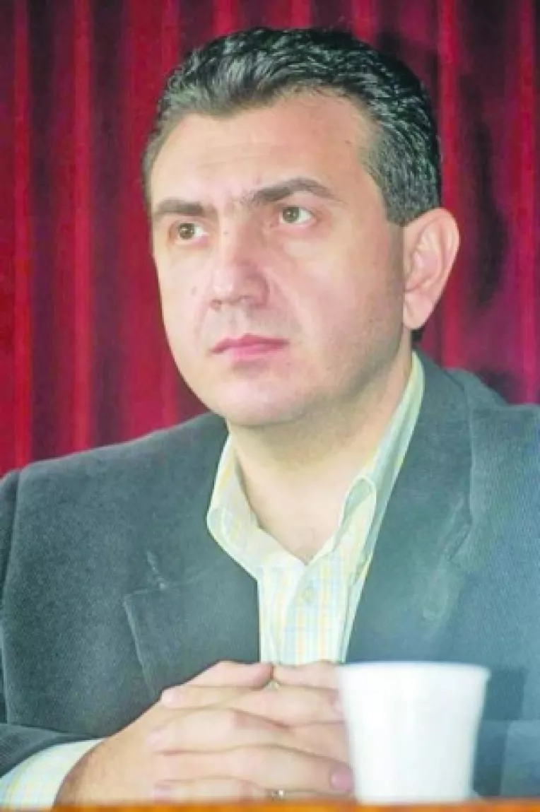 Pentru grave si repetate nereguli
Secretarul comunei Pestera a fost dat afara din primarie