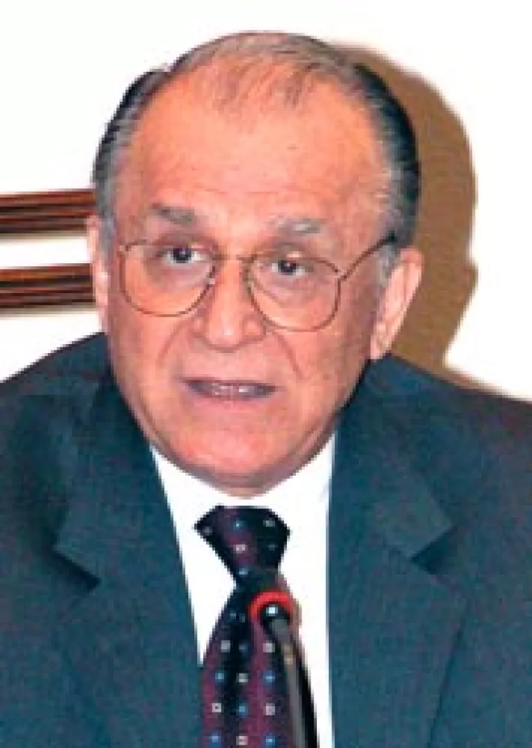 Piata Universitatii reinvie: &#8222;Iliescu judecat pentru sangele varsat!&#8221;