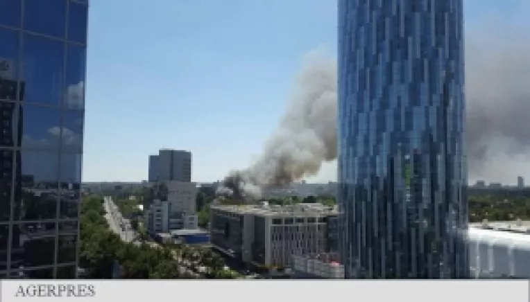 Pompierii au reusit sa localizeze incendiul de vegetatie de pe Barbu Vacarescu