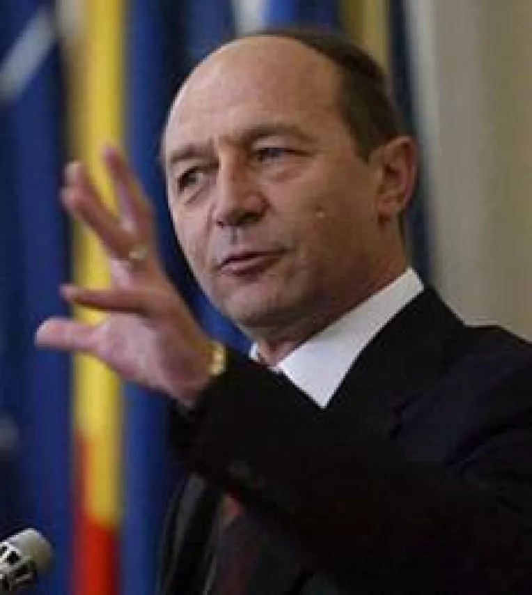 Presedintele a promulgat uninominalul