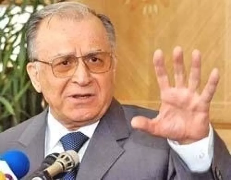 Presedintele Iliescu, trup si suflet alaturi de candidatul Ion Iliescu