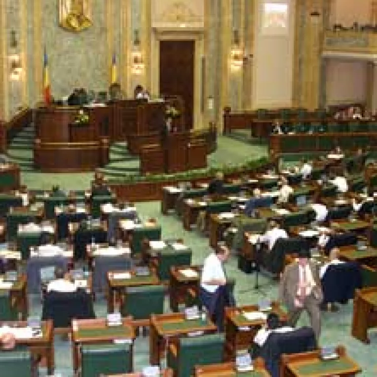 Presedintele nu scapa de lustratie