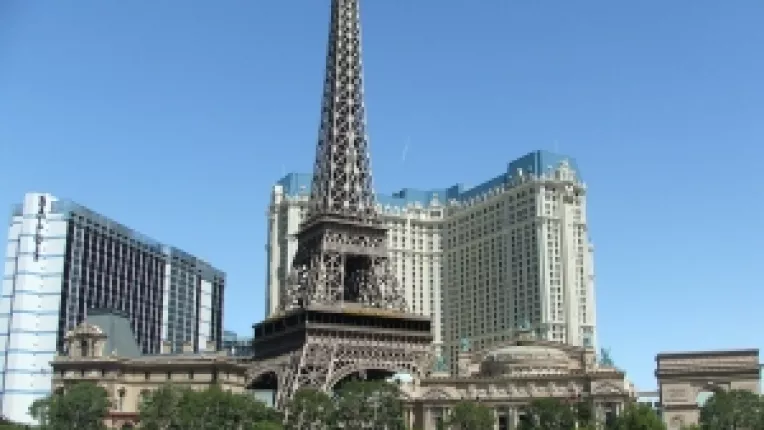 Presedintele Romaniei, Traian Basescu, nu a fost invitat la Summitul international de la Paris privind interventia militara in Libia 