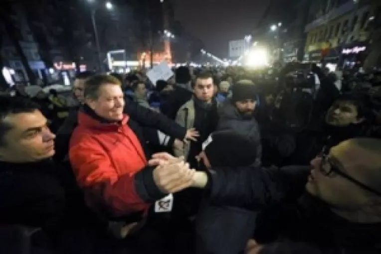 Presedintele tarii, Klaus Johannis, la mitingul din seara asta, de la Universitate