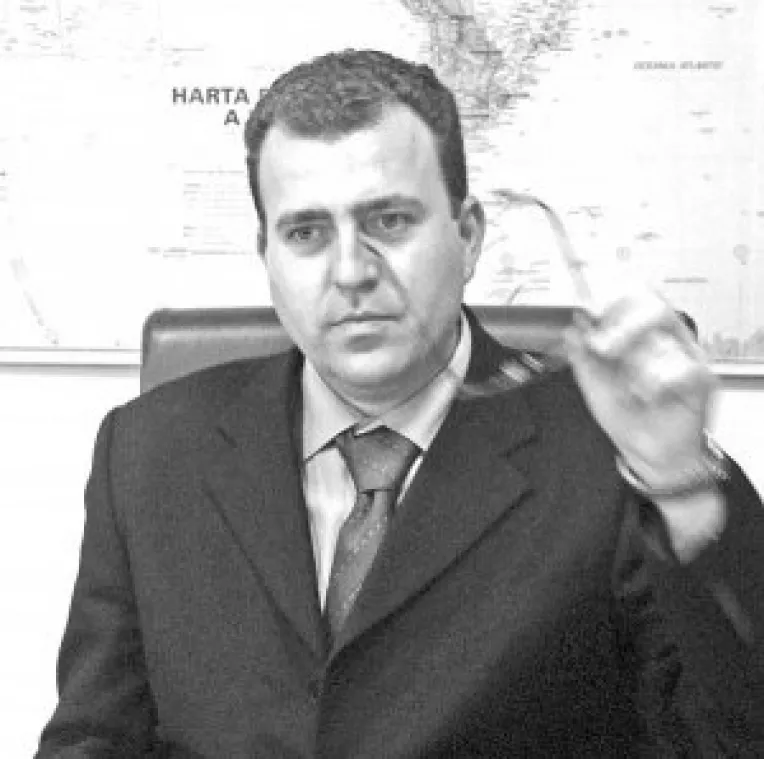 Primarul, acuzat ca face acte ilegale