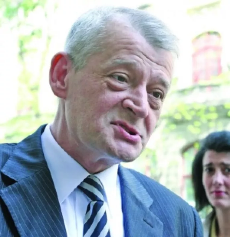 Primarul general al Capitalei, Sorin Oprescu s-a hotarat sa candideze la presedintia Romaniei