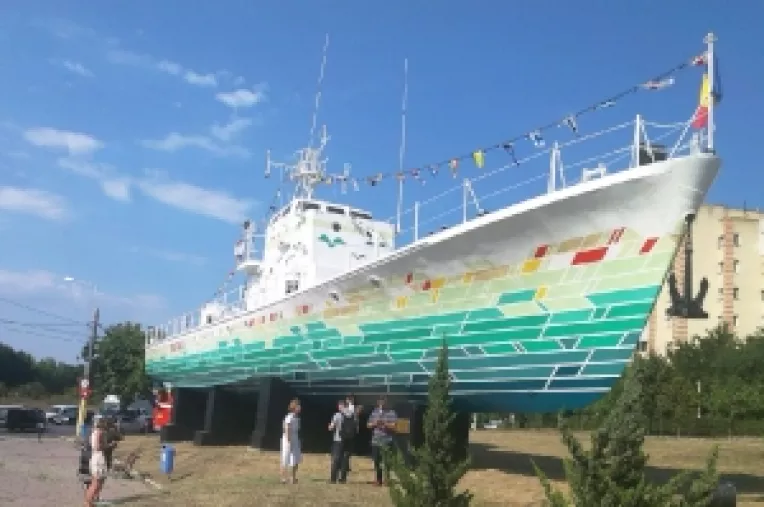 Proiectul Culorile Romaniei isi propune sa ofere materialele necesare renovarii a 51 de locuinte