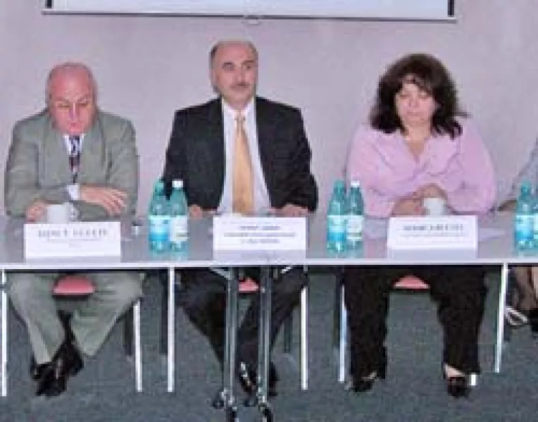 Proiectul "Politici in dialog", lansat la 50 de ani de la semnarea Tratatului de la Roma