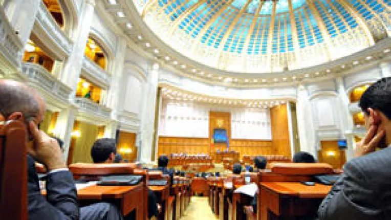 Protestul parlamentar al USL paralizeaza puterea