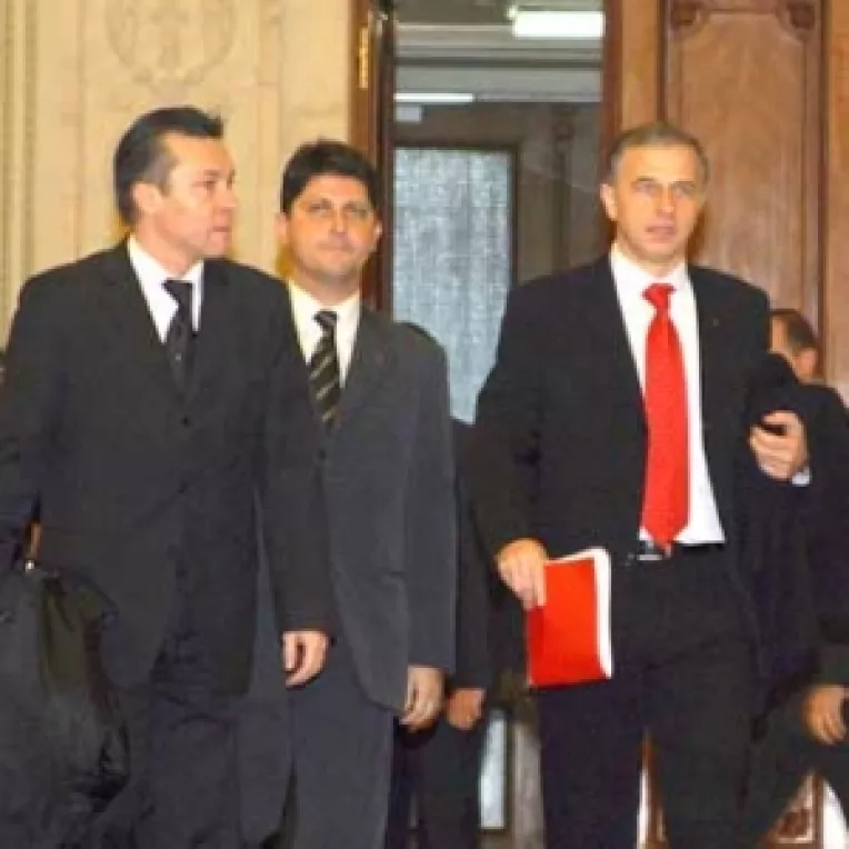 PSD ar putea accepta in guvernul restructurat si ministri democrati