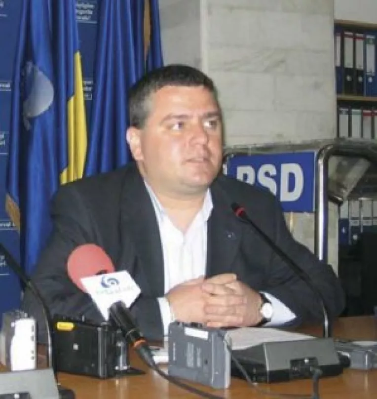 PSD il apara pe primarul Nicolae