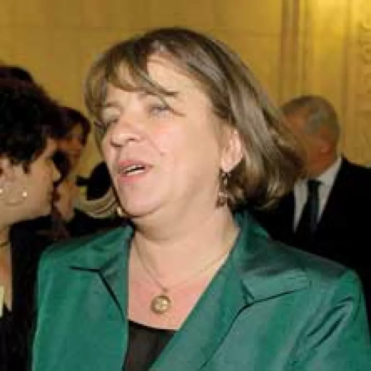 Raportul CSAT, terfelit in Parlament