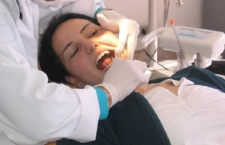 Reintalnire la dentist, dupa 40 de ani