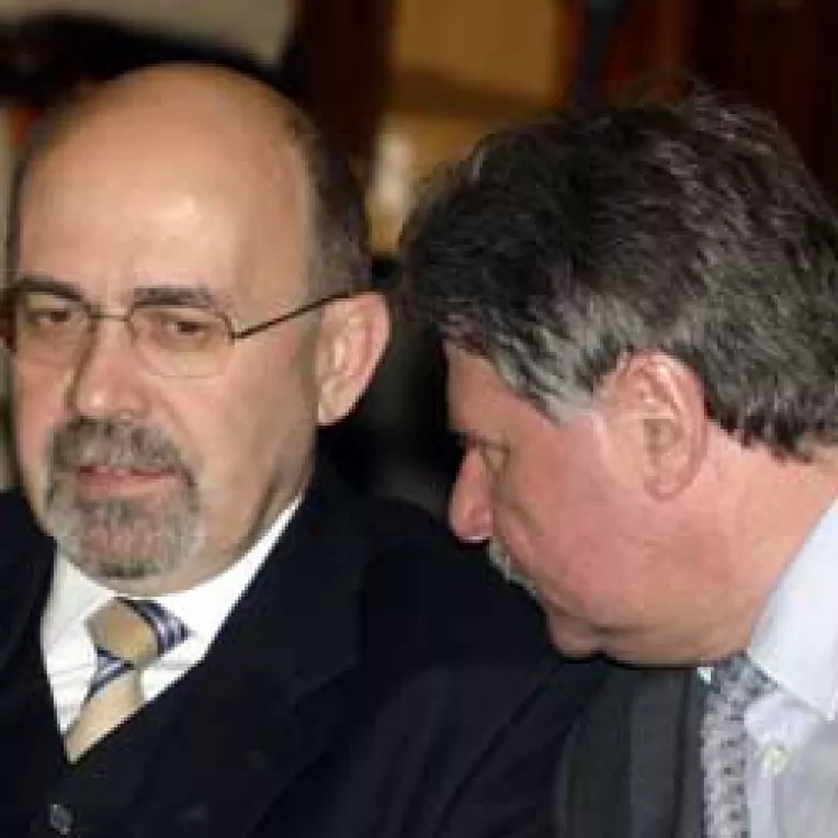 Remanierea va lovi doar ministrii Aliantei