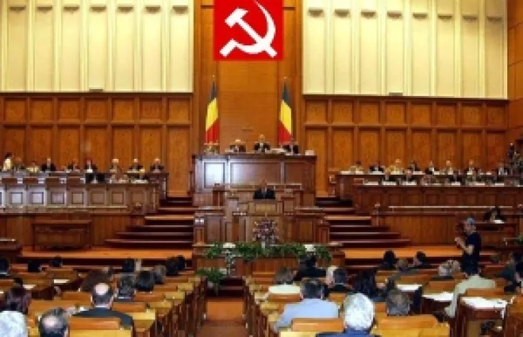 Restauratia comunista: Intoarcerea la Parlamentul unicameral?!