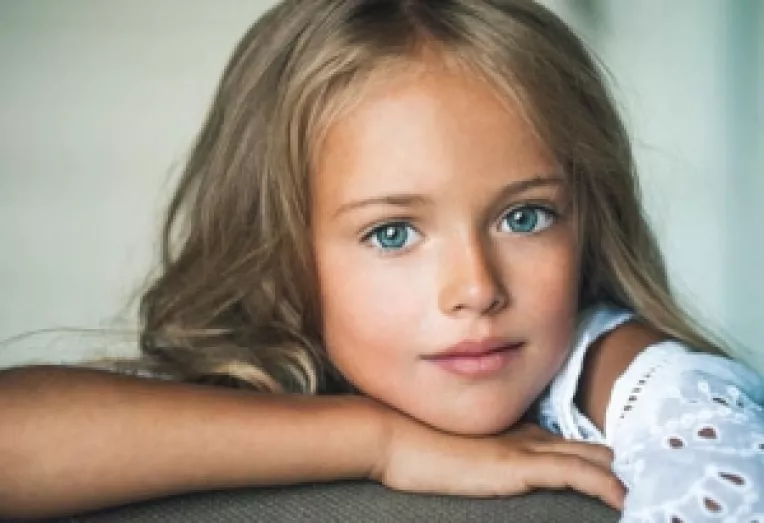 Riscul adoptiei: Cazul unei femei care a infiat o fata si a patit-o rau de tot