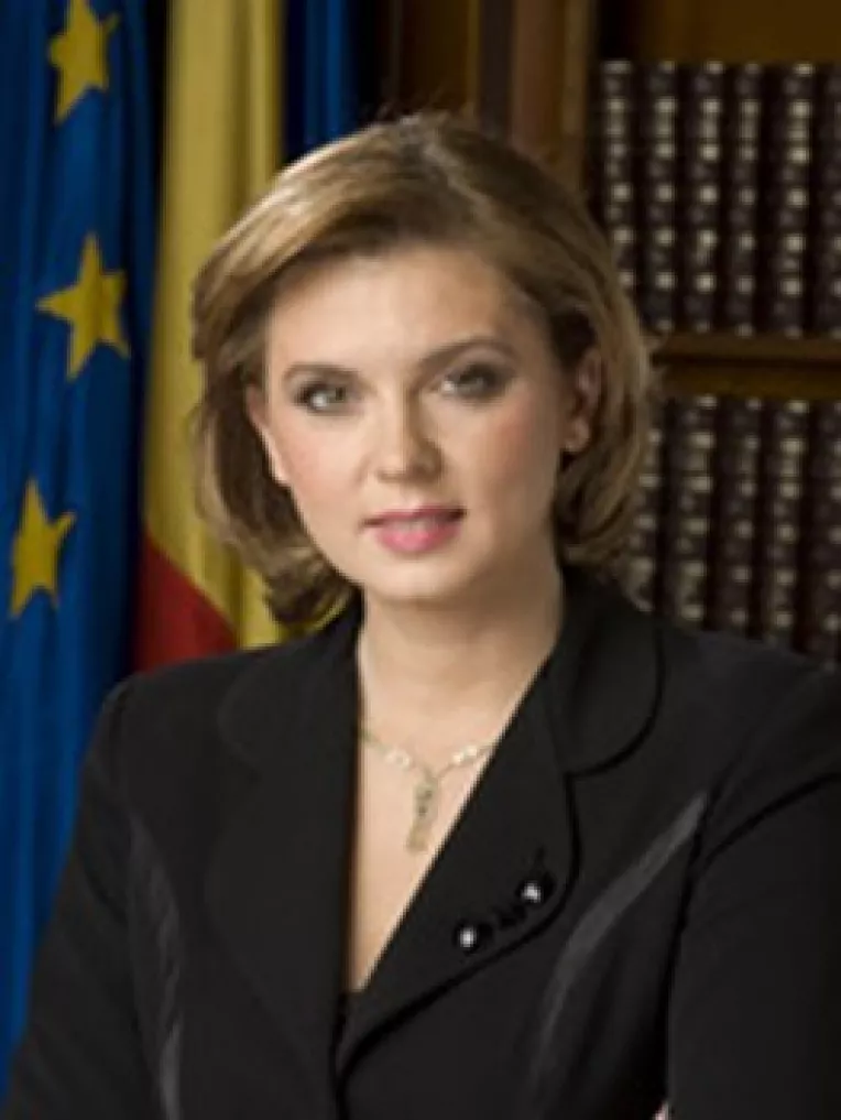 Roberta Anastase este dispusa cu reluarea votului asupra Legii pensiilor