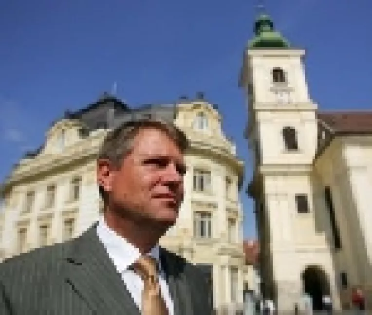 Sah la presedinte: Neamtul Klaus, un redutabil adversar pentru dobrogeanul Traian