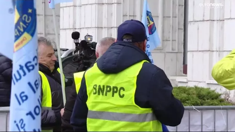 Salariile profesorilor cresc cu 20%, in 2024. Marcel Ciolacu: "Va fi un buget record pentru Educatie