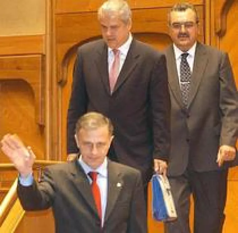 Scenariu HotNews: Miron Mitrea lider de grup si apoi presedinte al Senatului