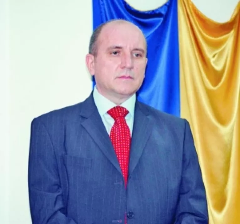 Semnatura si stampila falsificate pentru renovarea unui imobil