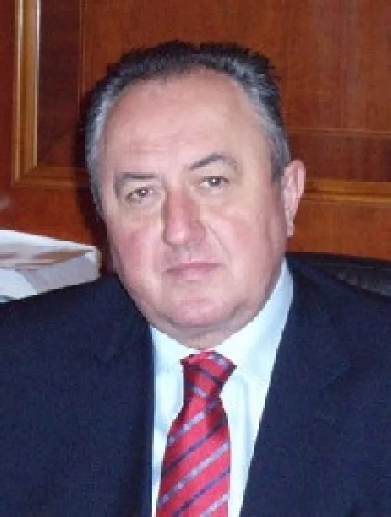 Senatorul Cristian Radulescu ii da dreptate lui Basescu: Majoritatea toxica PDL-UDMR-UNPR-Minoritati, incoerenta in Parlament