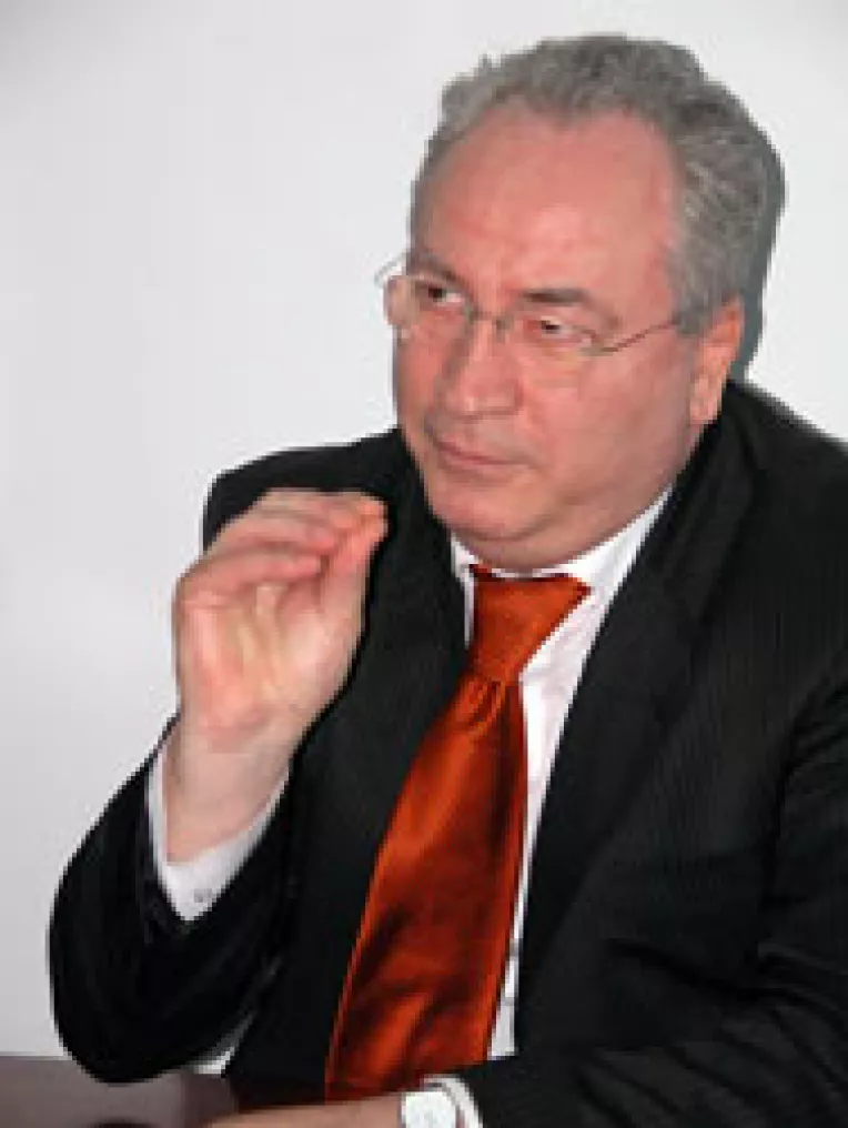 Senatorul Puiu Hasotti sustine ca nu vor fi alegeri anticipate