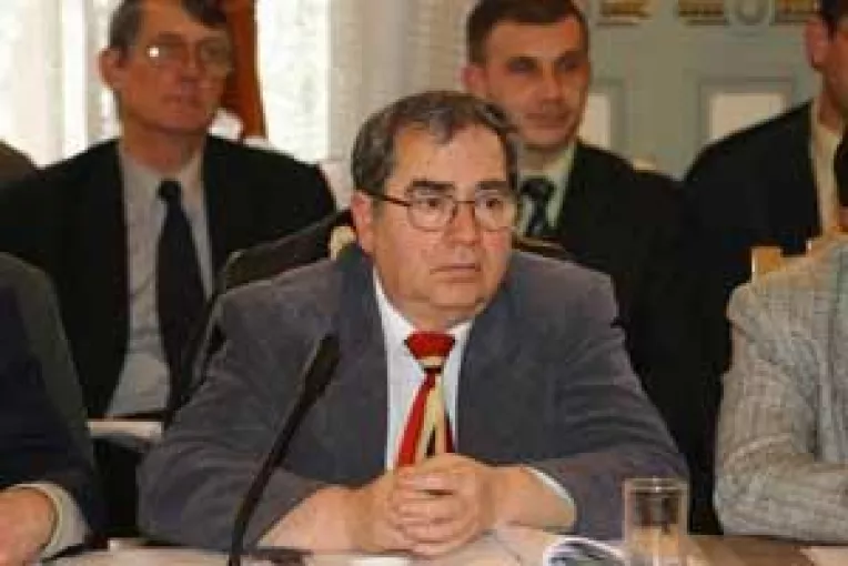 Sinistratii dauneaza grav functiei. Subprefectul Giurgiteanu s-a pierdut in licitatii