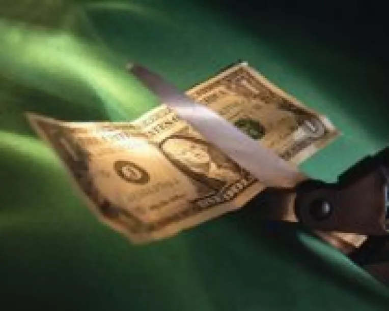 Solidaritate la greu: Salarii reduse cu 25% si la companiile de stat, inclusiv la Eximbank si CEC