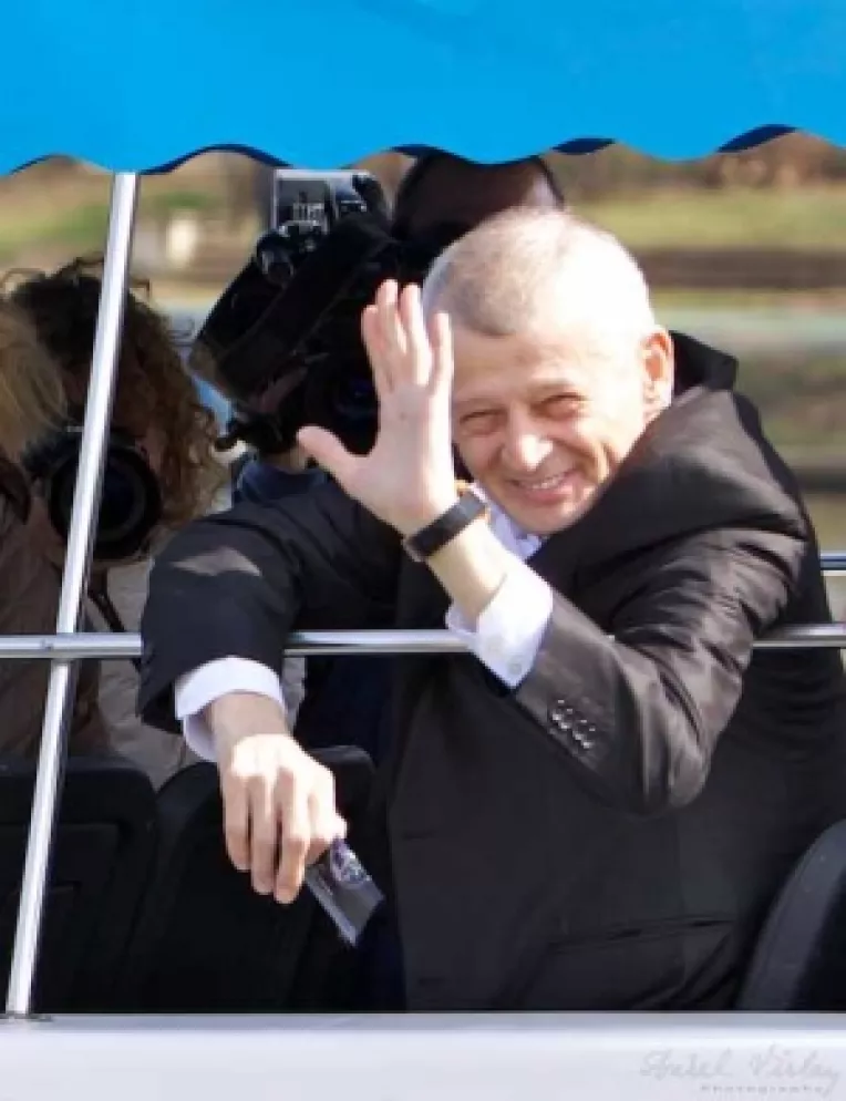 Sorin Oprescu infirma speculatiile: Nici cu Basescu, nici inapoi la PSD