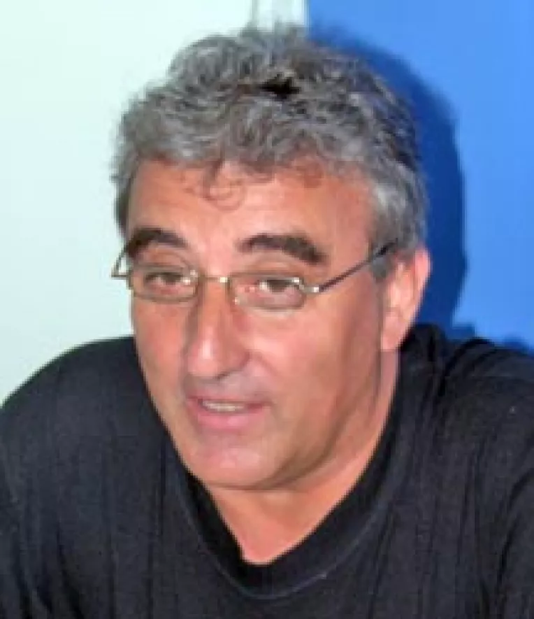 Stelian Dutu sare "foarte respectuos" la gatul liberalilor