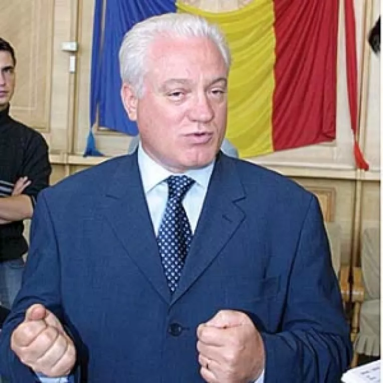 Stoica insista pentru "Noua Republica"
