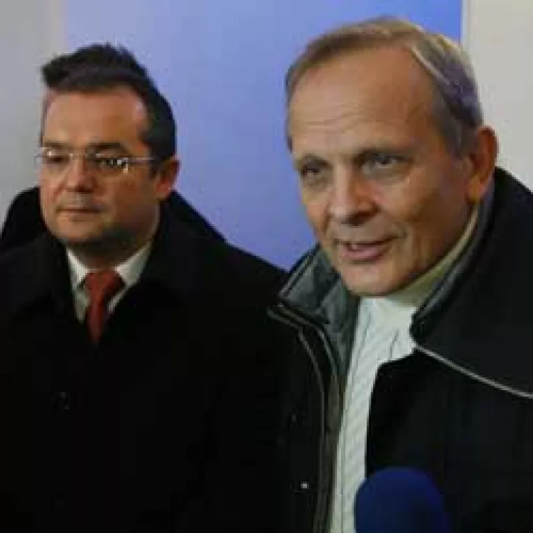 Stolojan si Boc isi dau mana pentru a infiinta polul de dreapta