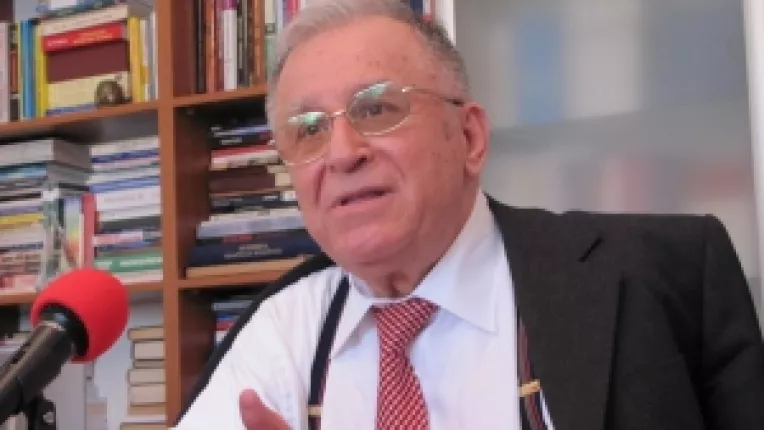 Strategia lui Iliescu: Actuala criza poate fi depasita printr-o Alianta a PSD cu PNL
