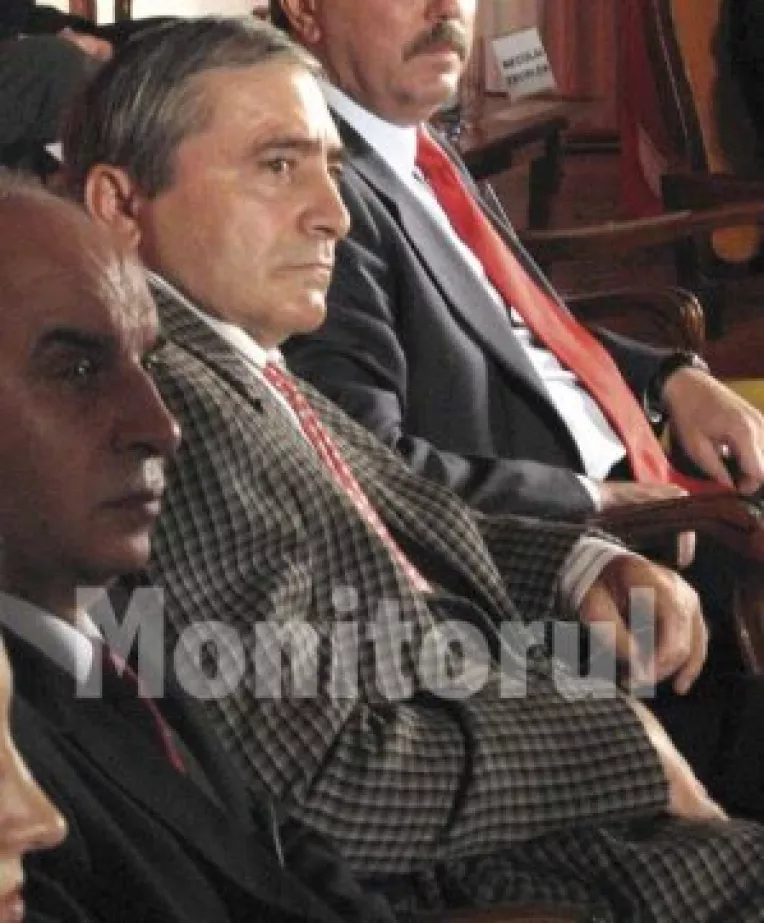 Suspendat de prefect si ramas fara nici un ban