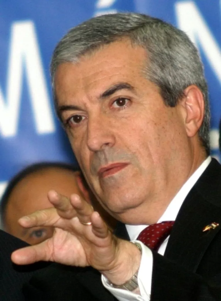 Tariceanu: Basescu il copiaza pe Becali
